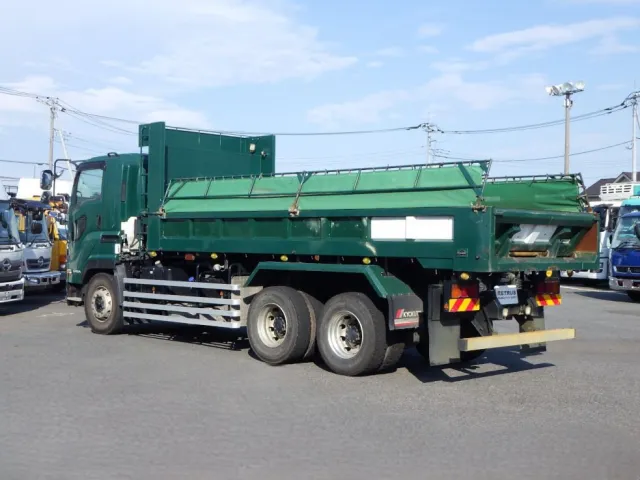 いすゞ ギガ 2PG-CYZ77CMの写真3