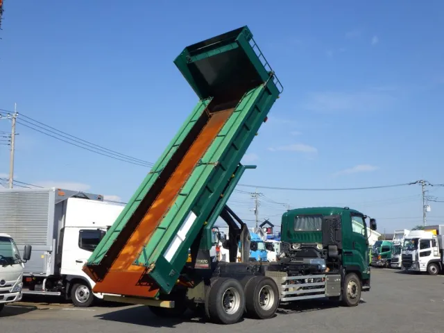 いすゞ ギガ 2PG-CYZ77CMの写真4