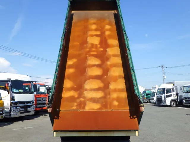 床の状態です。|いすゞ ギガ 2PG-CYZ77CMの写真8