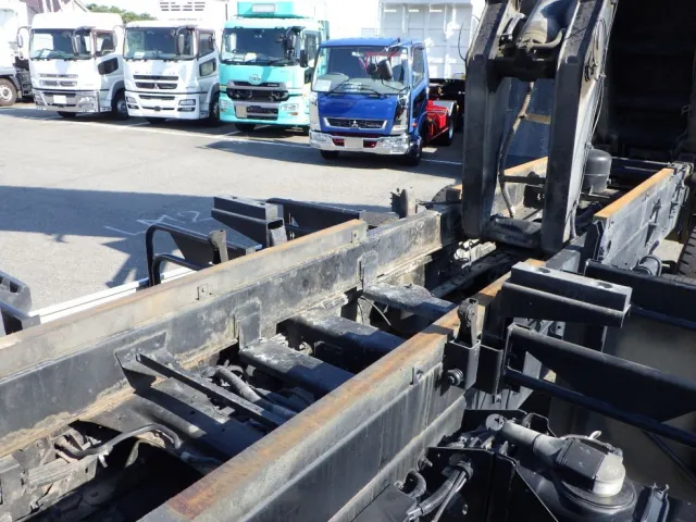 シャーシの状態です。|いすゞ ギガ 2PG-CYZ77CMの写真10