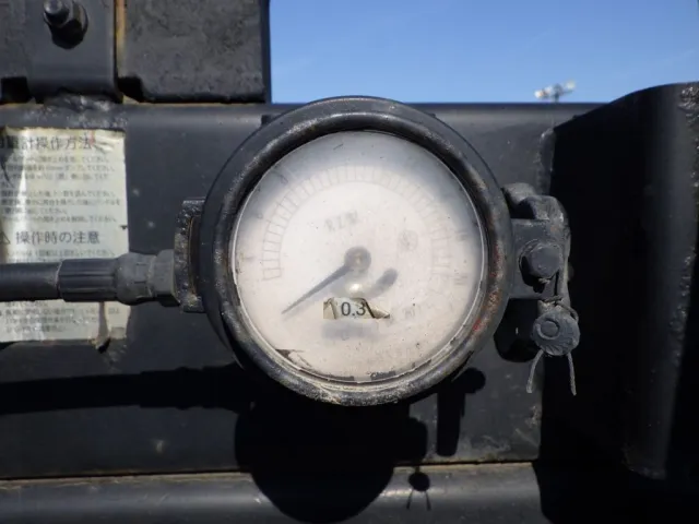 自重計の状態です。|いすゞ ギガ 2PG-CYZ77CMの写真11