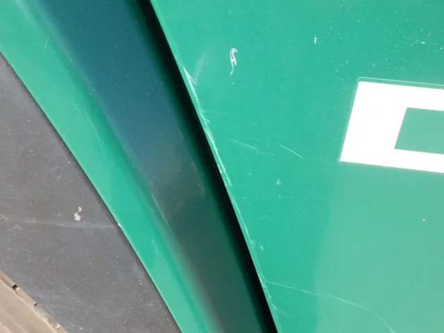 運転席側ドアにキズがあります。(助手席側にもあります)|いすゞ ギガ 2PG-CYZ77CMの写真21