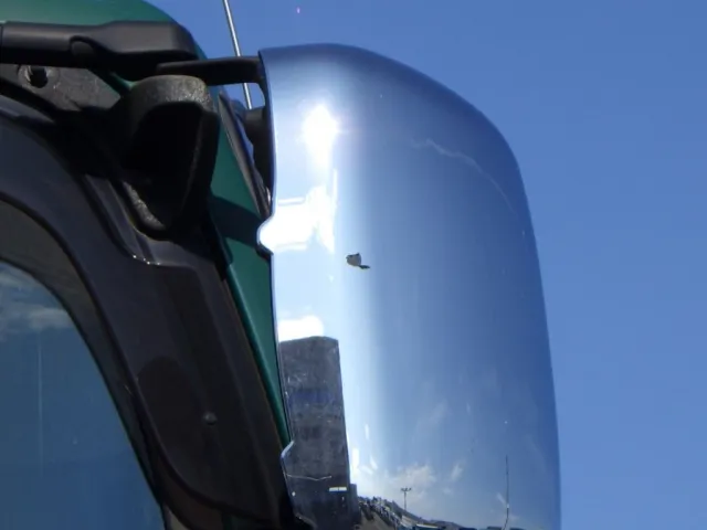 運転席側ミラーに小キズがあります。|いすゞ ギガ 2PG-CYZ77CMの写真24