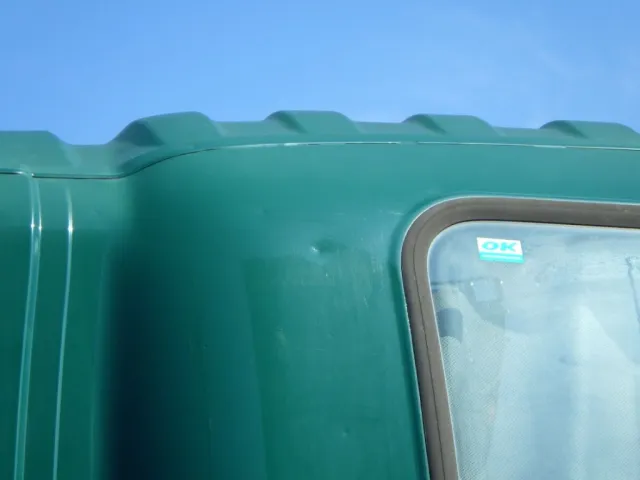 キャブ後方にヘコミがあります。|いすゞ ギガ 2PG-CYZ77CMの写真25