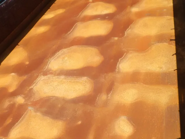 床鉄板にキズ・サビ・ヘコミがあります。|いすゞ ギガ 2PG-CYZ77CMの写真34