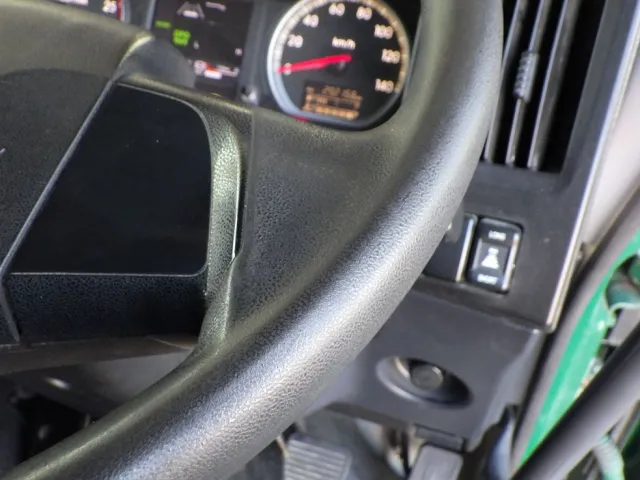 ハンドルにスレがあります。|いすゞ ギガ 2PG-CYZ77CMの写真37