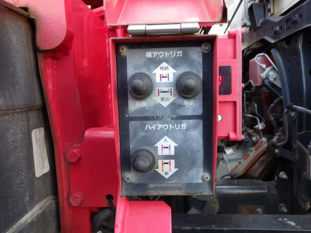 アウトリガーの操作スイッチです。|日野 レンジャー TKG-FC9JKAA(2WD)の写真15