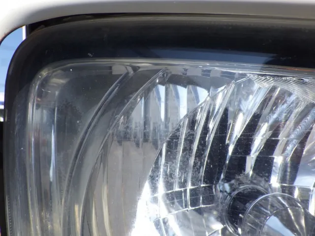 左右のヘッドランプレンズにクモリがあります|日野 レンジャー TKG-FC9JKAA(2WD)の写真32