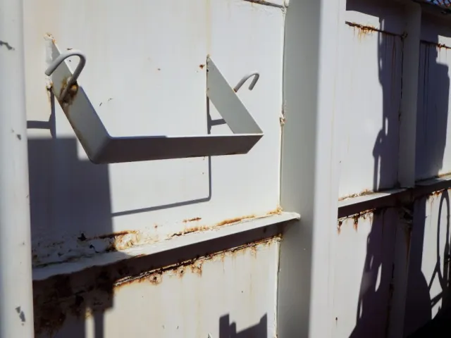 プロテクター前面にキズ・サビがあります。|日野 レンジャー TKG-FC9JKAA(2WD)の写真34