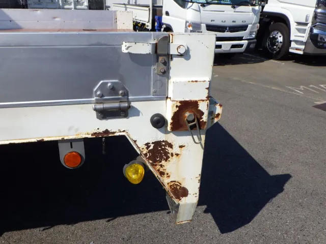 ボディー後方の両サイドにキズ・サビがあります。|日野 レンジャー TKG-FC9JKAA(2WD)の写真40