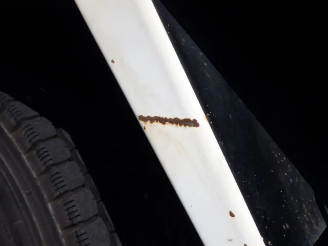 運転席側リヤフェンダーにキズ・サビがあります。|日野 レンジャー TKG-FC9JKAA(2WD)の写真41