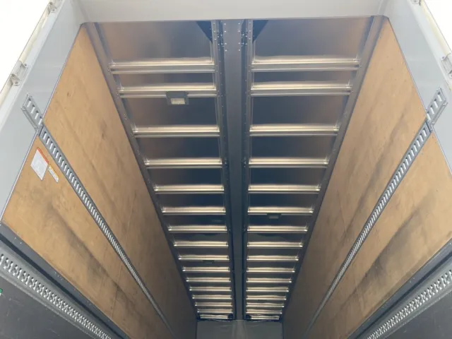 センタービーム付きです。|日野 プロフィア 2DG-FW1AHGの写真25