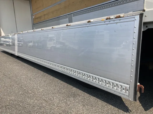 アオリの裏の状態です。(スレやキズがあります)|日野 プロフィア 2DG-FW1AHGの写真26