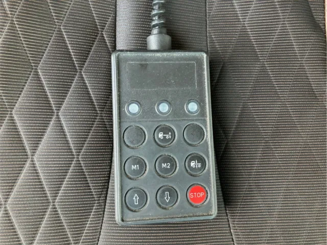 エアサスのコントローラーです。|日野 プロフィア 2DG-FW1AHGの写真38