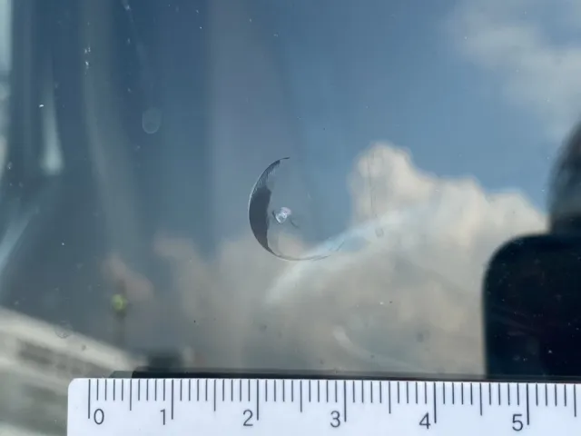 Fガラスに飛び石があります|日野 プロフィア 2DG-FW1AHGの写真44