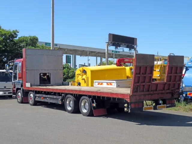 いすゞ ギガ PDG-CYJ77W8Aの写真3