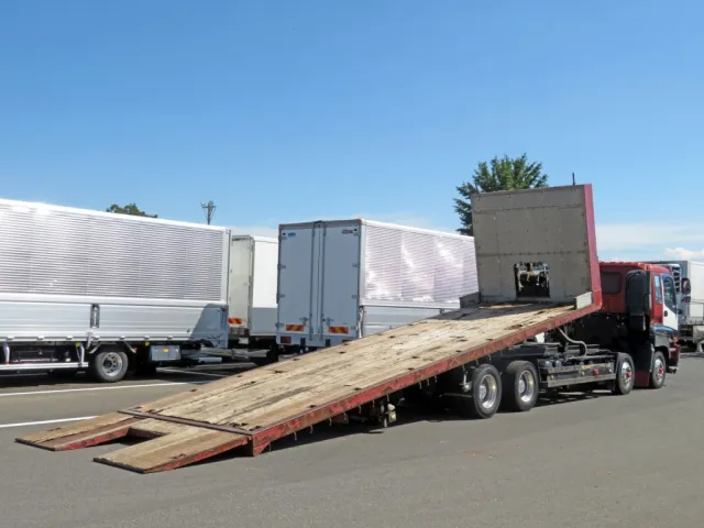 いすゞ ギガ PDG-CYJ77W8Aの写真4