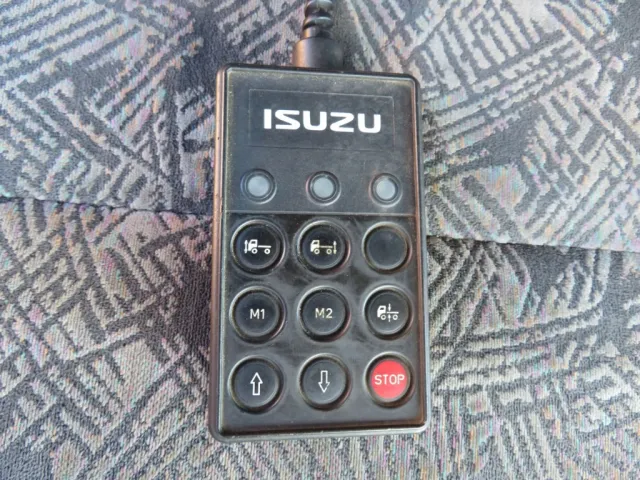 エアサスのコントローラーです。|いすゞ ギガ PDG-CYJ77W8Aの写真24