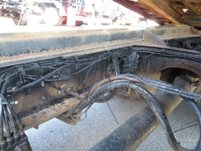 シャーシ内側の状態です。|いすゞ ギガ PDG-CYJ77W8Aの写真47