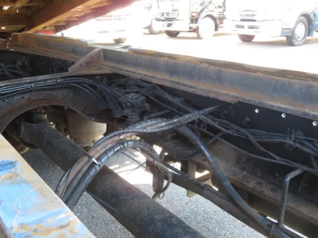 シャーシ内側の状態です。|いすゞ ギガ PDG-CYJ77W8Aの写真48