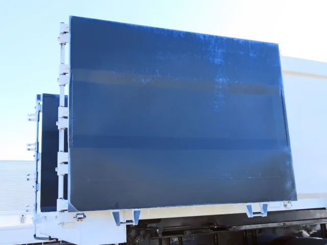 リア扉は片開式です。|トレクス  PFB34112の写真12