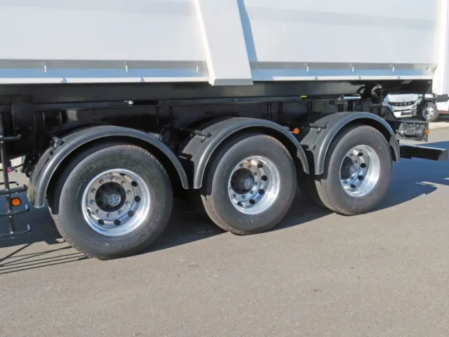 アルミホイールです。（3軸です）|トレクス  PFB34112の写真18