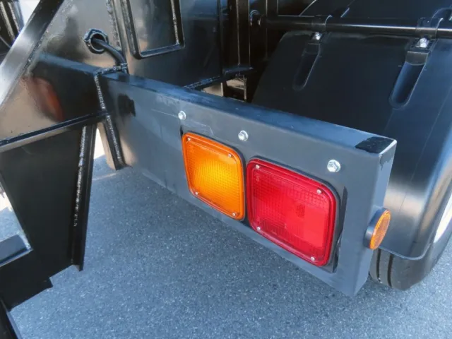 テールランプのステー塗装前の状態です。|トレクス  PFB34112の写真36