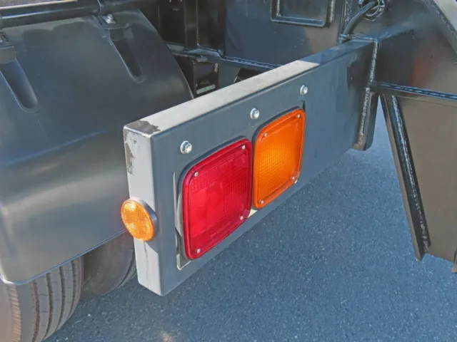 テールランプのステー塗装前の状態です。|トレクス  PFB34112の写真38