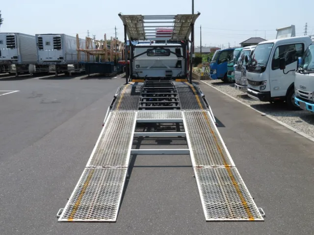 三菱 キャンター 2PG-FEB90(2WD)の写真8