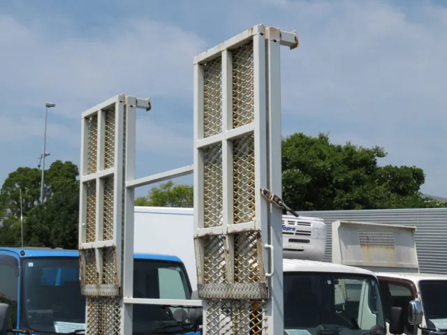 あゆみ先端を折り畳んだ状態です。|三菱 キャンター 2PG-FEB90(2WD)の写真14