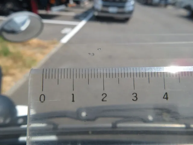 フロントガラス助手席側に小キズがあります。|三菱 キャンター 2PG-FEB90(2WD)の写真18