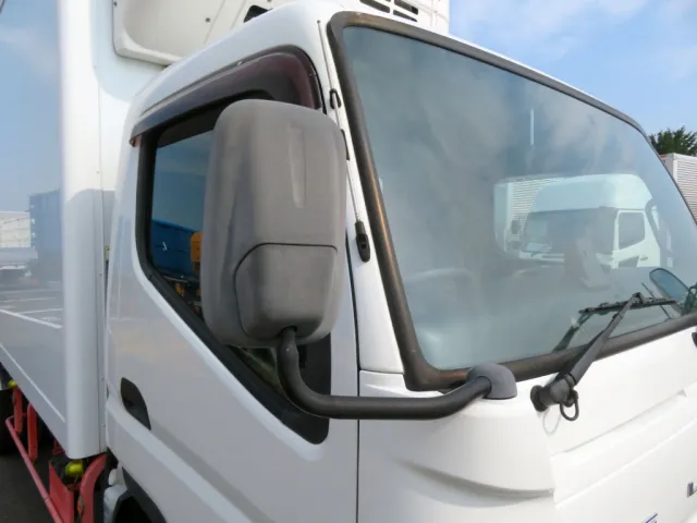 運転席側ミラーに色あせがあります。|三菱 キャンター TPG-FEB80(2WD)の写真20