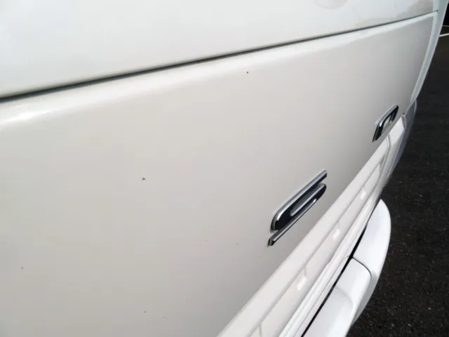 フロントパネルに細かいキズがあります。|三菱 キャンター TPG-FEB80(2WD)の写真22