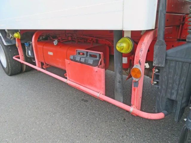 運転席側サイドバンパー・サイドバンパーステーに小さいキズ・色あせ・塗装の剥がれがあります。|三菱 キャンター TPG-FEB80(2WD)の写真27