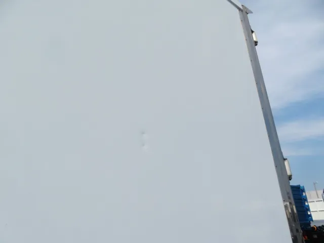 パネルに小さいヘコミがあります。|三菱 キャンター TPG-FEB80(2WD)の写真37