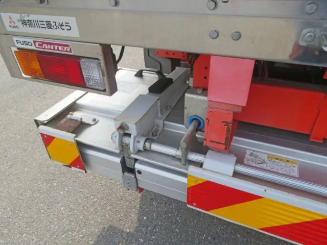 シャーシ後方とゲートに少しサビ・キズがあります。|三菱 キャンター TPG-FEB80(2WD)の写真42