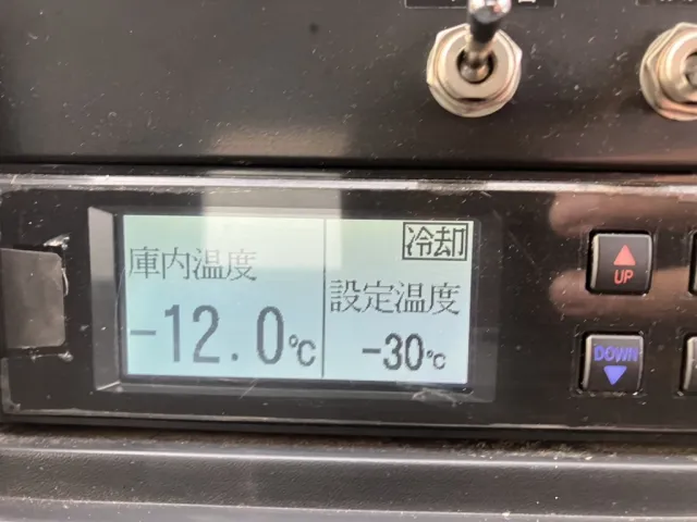 冷凍機は-30℃設定(低温仕様)35℃スタート2Hで-12℃確認済みです。|三菱 キャンター TPG-FEB80(2WD)の写真44