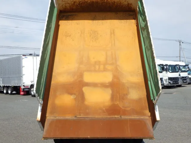 床の状態です。|いすゞ フォワード 2RG-FRR90S2(2WD)の写真8