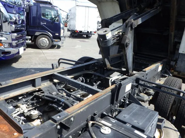 シャーシの状態です。|いすゞ フォワード 2RG-FRR90S2(2WD)の写真10