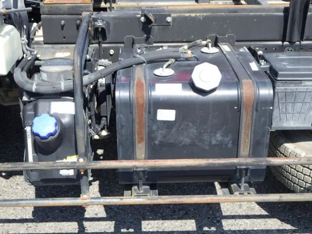 燃料タンクは９０Lです。|いすゞ フォワード 2RG-FRR90S2(2WD)の写真14