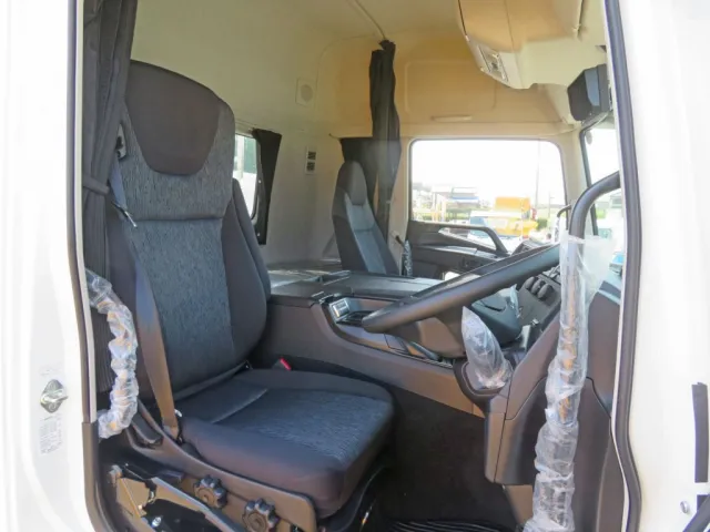 ハイルーフキャビンです。|三菱 スーパーグレート 2PG-FV80VZの写真6