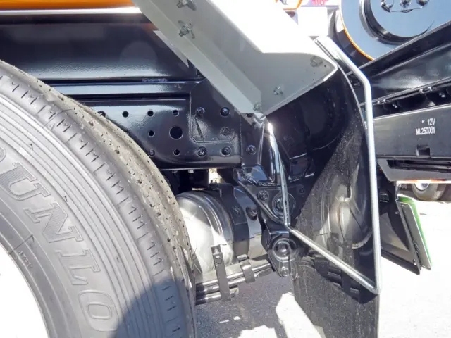 三菱 キャンター 2RG-FBAV0(2WD)の写真5