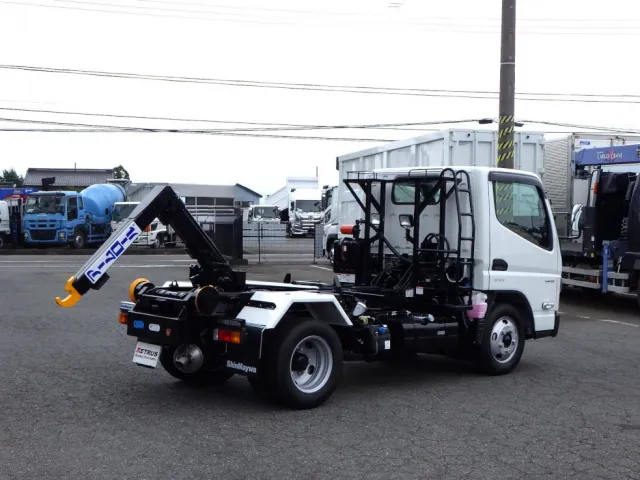 三菱 キャンター 2RG-FBAV0(2WD)の写真4