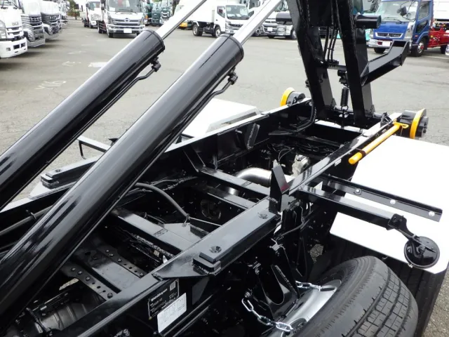 シャーシの状態です。|三菱 キャンター 2RG-FBAV0(2WD)の写真7