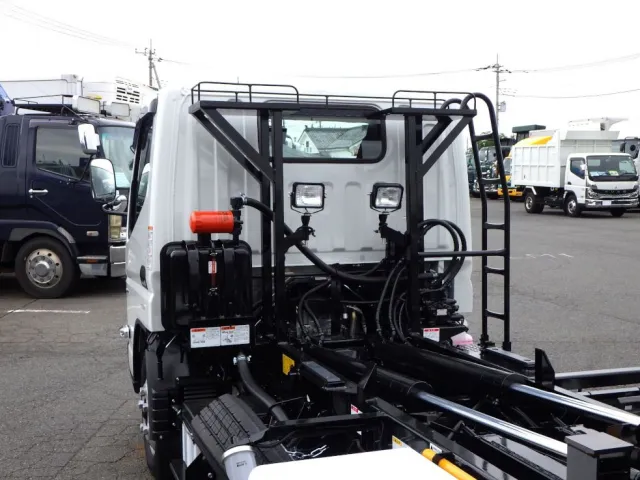 三菱 キャンター 2RG-FBAV0(2WD)の写真27