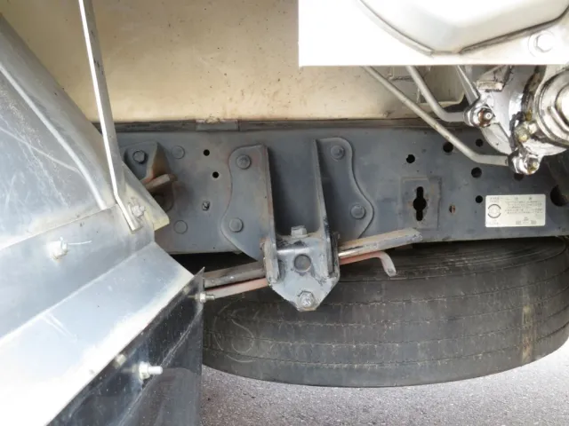 シャーシの状態です。|日野 レンジャー TKG-FC9JGAA(2WD)の写真5