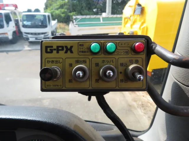 上物の操作スイッチです。|日野 レンジャー TKG-FC9JGAA(2WD)の写真20