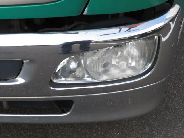 ヘッドライトのレンズに曇りがあります。（助手席側）|日野 レンジャー TKG-FC9JGAA(2WD)の写真30