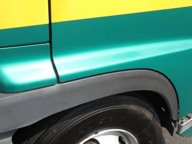 運転席ドア下部に細かいキズがあります。|日野 レンジャー TKG-FC9JGAA(2WD)の写真43