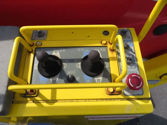 上物下部の操作スイッチです。|日野 デュトロ TKG-XZU640F(2WD)の写真10